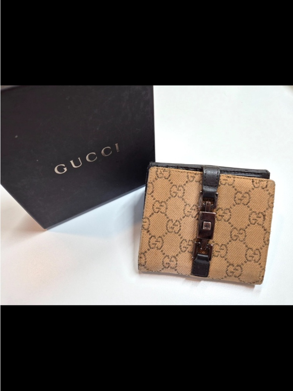Gucci Jackie GG Canvas Bifold Wallet with piston lock